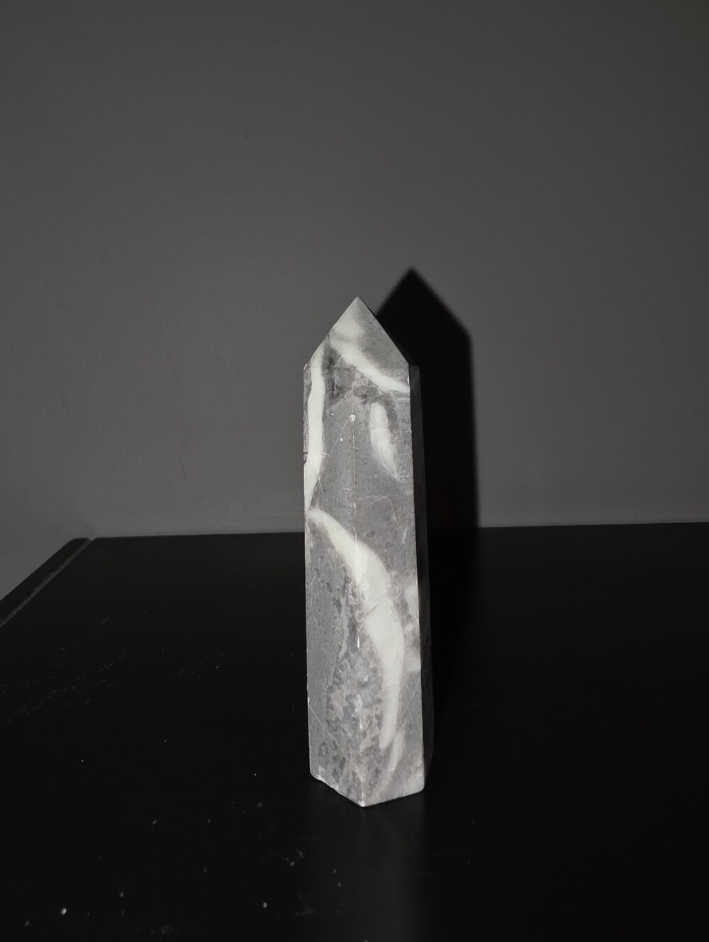 Shell Jasper Obelisk Tower 58g